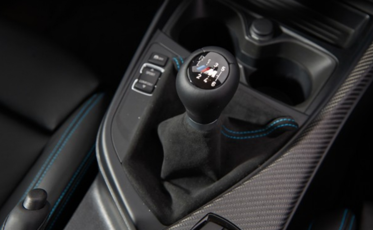 А5 на механике. БМВ м4 с механической коробкой передач. BMW manual transmission. Коробка передач механика БМВ м5. Американская коробка передач механика.