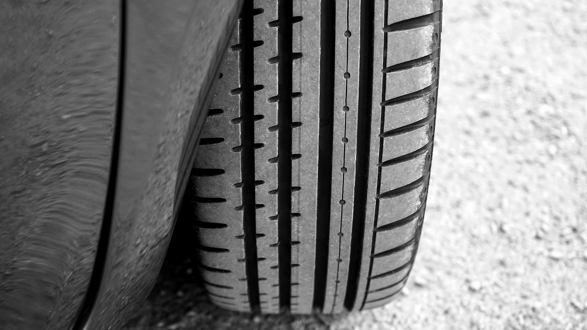Správná hloubka dezénu pneumatiky