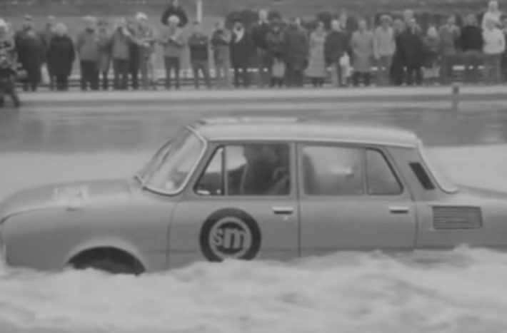 Škoda - skok do vody