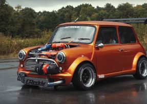 360 koní - přeplňovný motor v klasickém mini