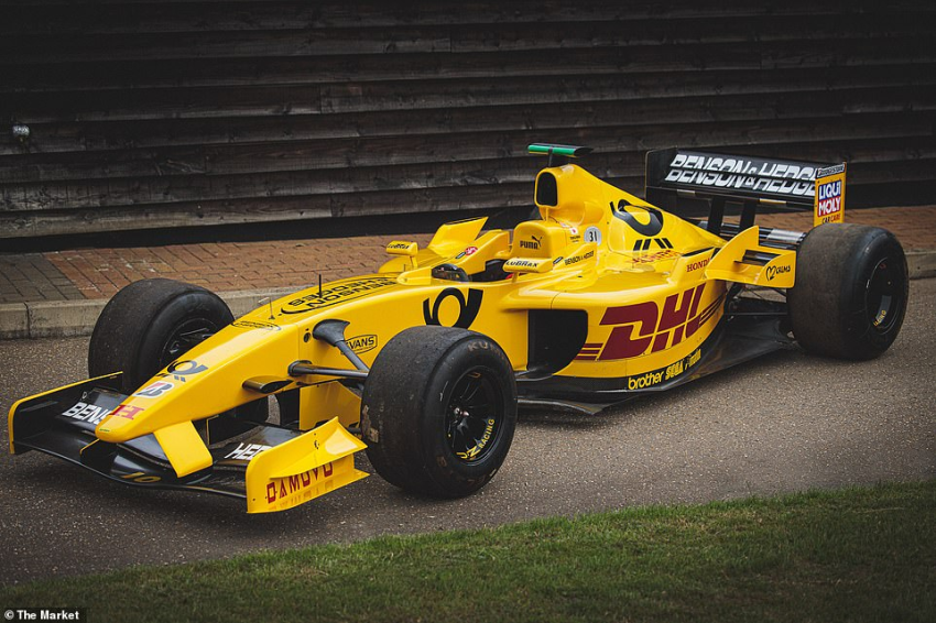 Jeden Z Nejvyraznejsich Vozu Formule 1 Je Na Prodej Novy Vlastnik S Ni Muze I Jezdit Autozive