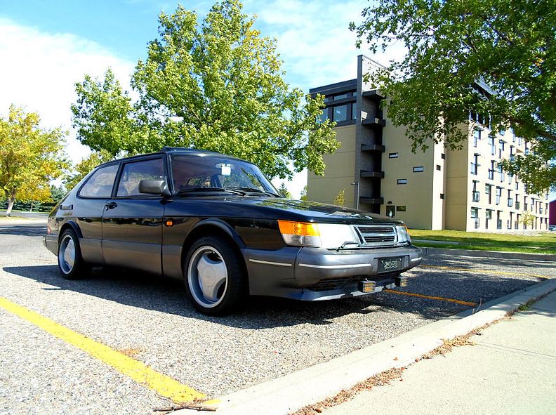 SAAB 900 patří mezi vozy, které zvládaly najet přes milion km 