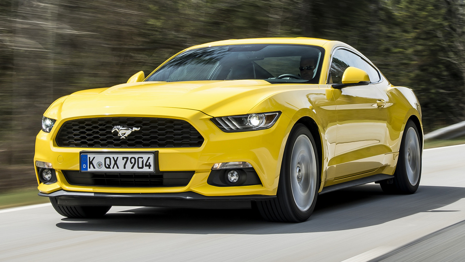 Pětilitrový Mustang V8 za cenu Superbu? Německý inzerát láká na cenu pod milion, má to ale háček. Museli byste ulovit předváděcí vůz