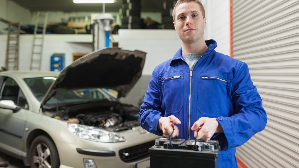 Pořizujete si novou autobaterii? Pozor na datum výroby. Raději zkontrolujte, zda neležela dlouho na skladě