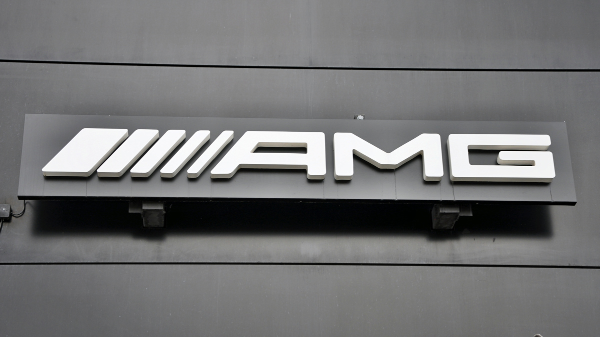 Tři motory a výkon až 860 kW. Nový elektrický Mercedes-AMG GT boří zažité standardy