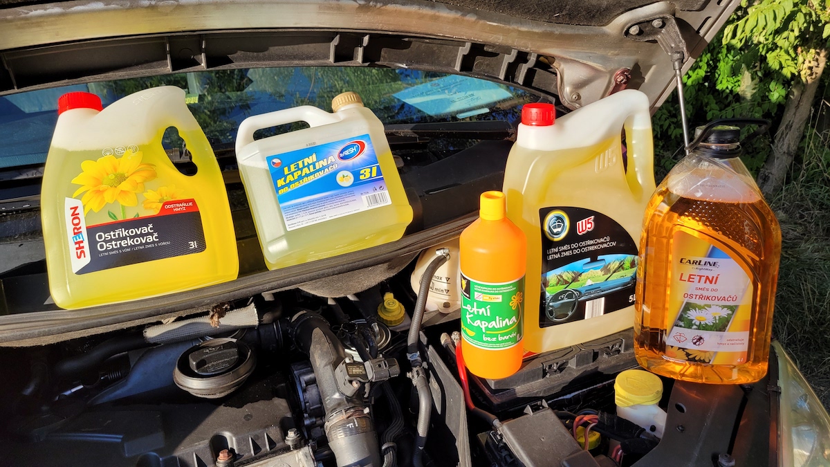 Růžová kapalina v garáži ničí motory za pár sekund. Záměna, která stojí tisíce a nikdo na ni nemyslí