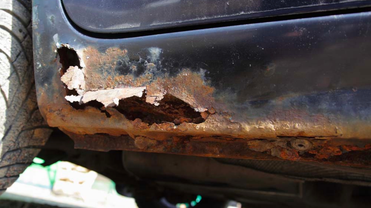Koroze je jako mor. Domácí kutilové ale přišli na to, jak ji levně porazit a obnovit karoserii do původního stavu