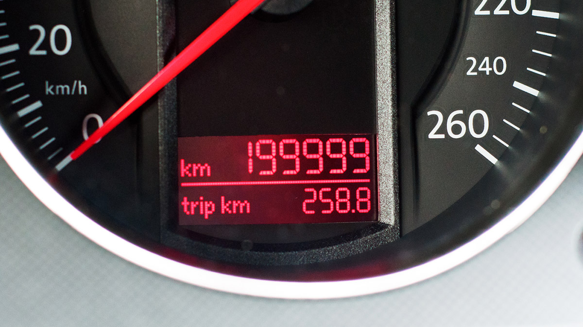 Nájezd 200 000 kilometrů je mýtická hodnota. Po ní následuje druhý život auta, nebo smrt