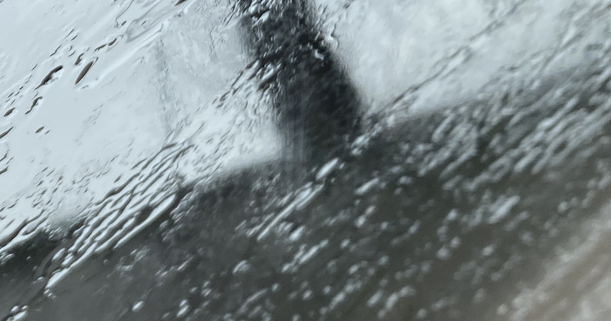 Action nabízí doplňkovou zimní výbavu auta za 99 Kč. Teleskopická škrabka pomůže řidičům vyhnout se pokutě