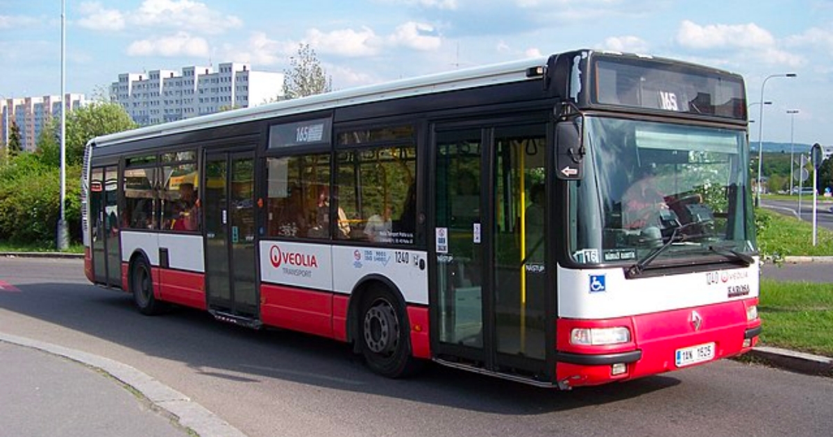 Pro české řidiče autobusů je práce v Rakousku sen. Takový rozdíl mezi platy byste nečekali