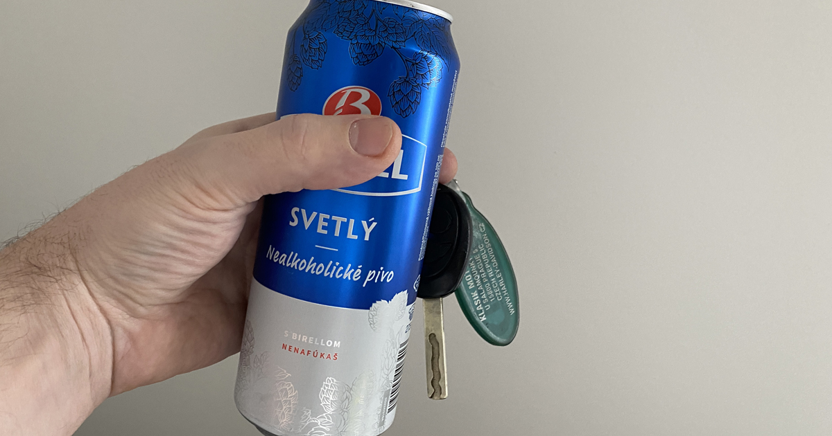 Nealkoholické pivo a alkotest: I „nulový“ alkohol v nápoji dokáže krátce po vypití vyvolat pozitivní výsledek měření