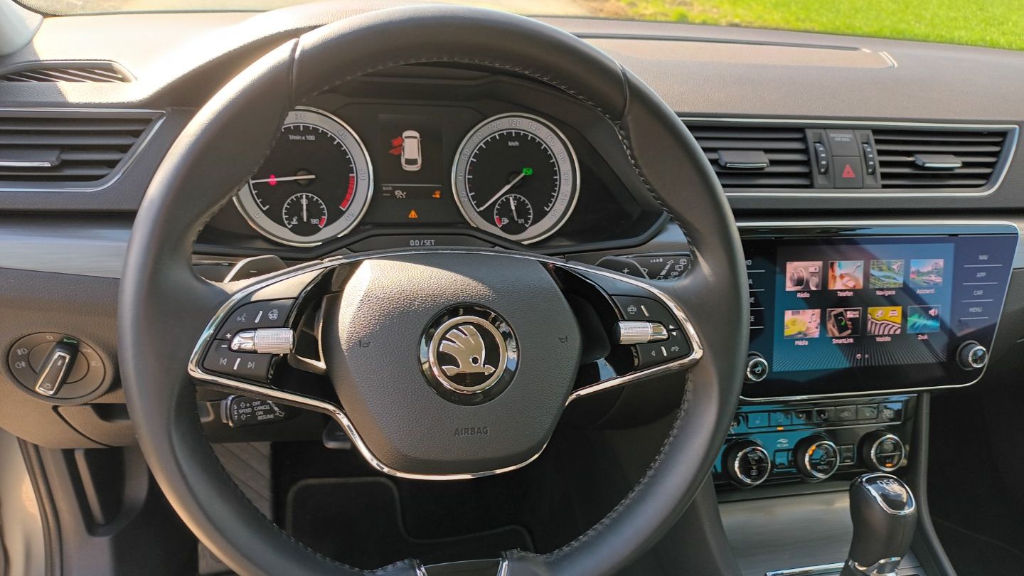 Řidiči zjišťují, že celý život řídí auta s automatem špatně. Prosím, raději si zkontrolujte, zda také nechybujete se zlozvyky