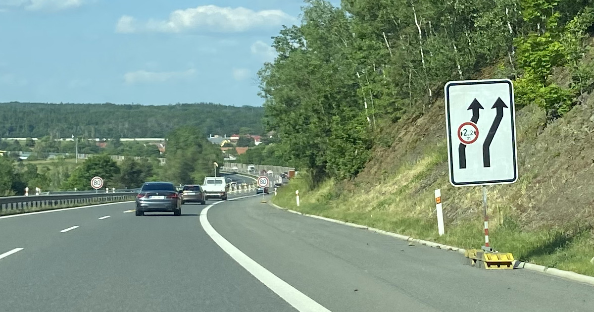 Radary mají oficiální toleranci: Na dálnici lze jet až 144 km/h bez pokuty, potvrzuje francouzská policie
