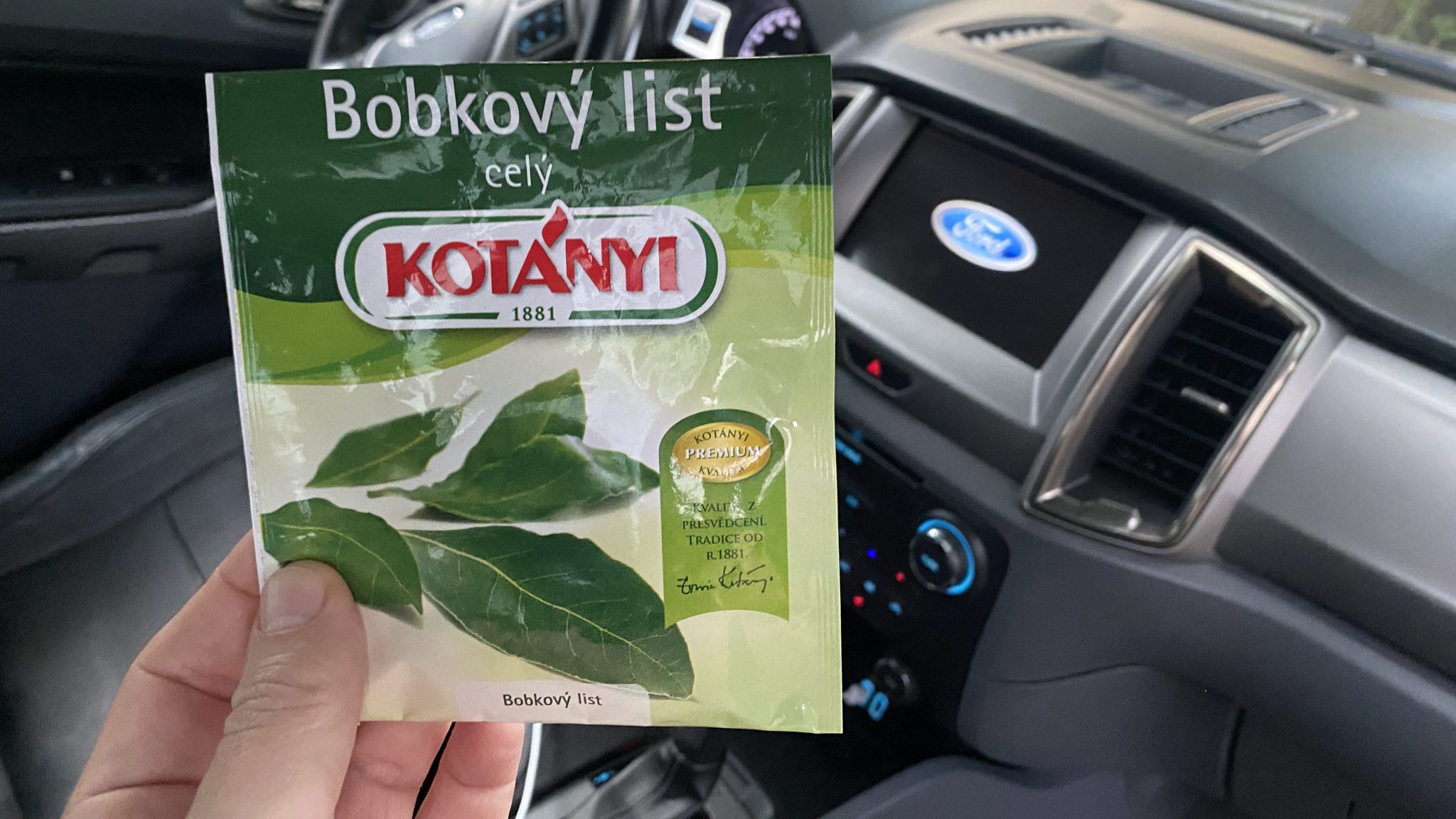 Uvědomělí řidiči vozí v autě bobkový list. Řeší problém, který v České republice trápí každého z nás