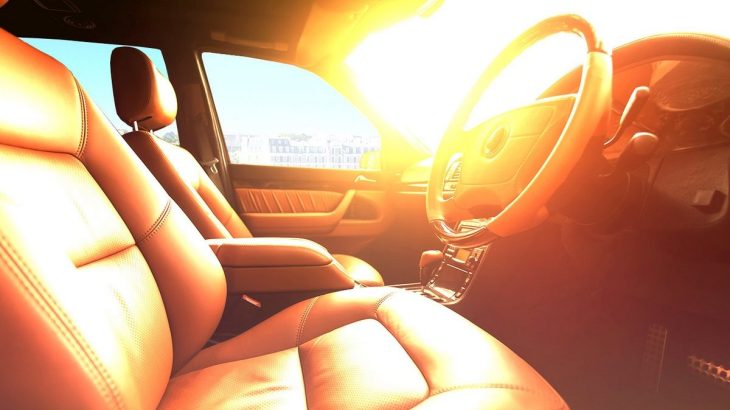 Auto - přehřívání interiéru - slunce a léto