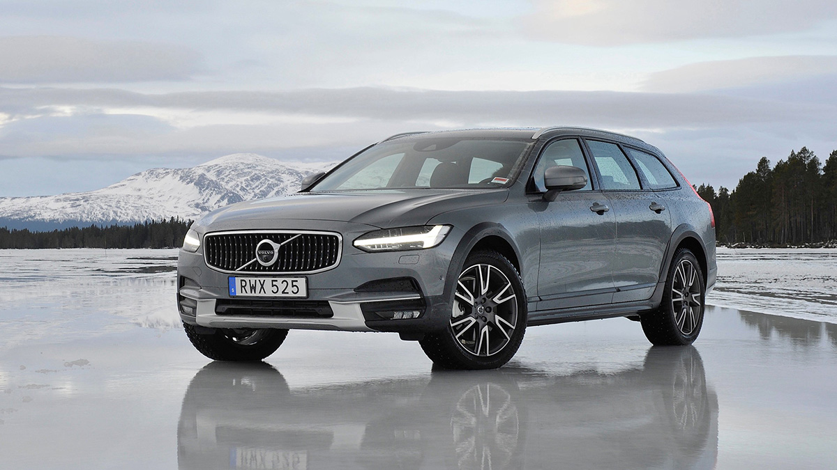 Nejbezpečnější značka už není Volvo: V testech bodují auta bez rušivého ovládání, vyhrála Mazda