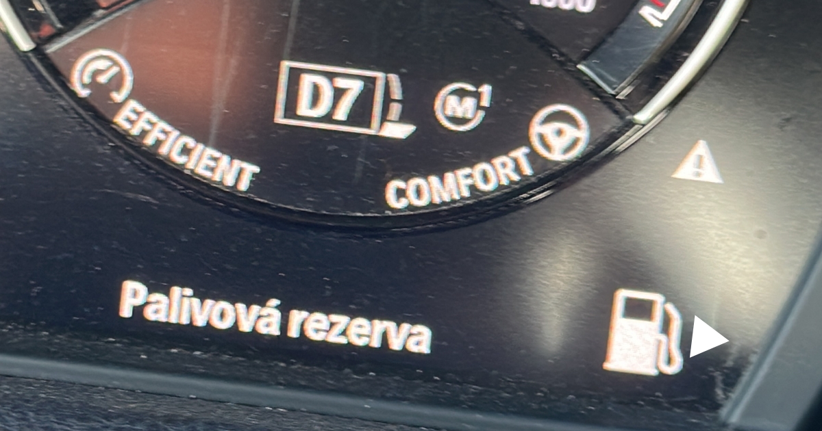 Proč je nevhodné tankovat až ve chvíli, kdy dochází palivo v nádrži? Natož aby se rozsvítila kontrolka rezervy