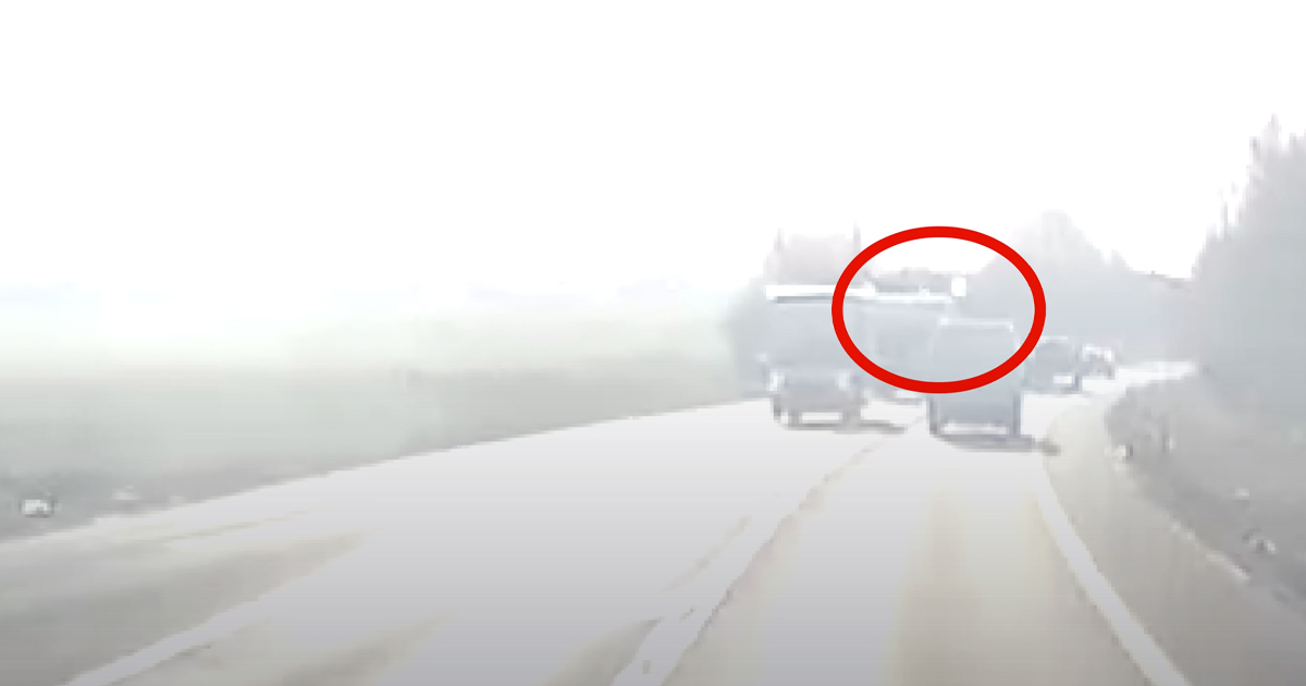 „Jel jsem po silnici za kamionem, prožil jsem peklo,“ varuje čtenář další české řidiče