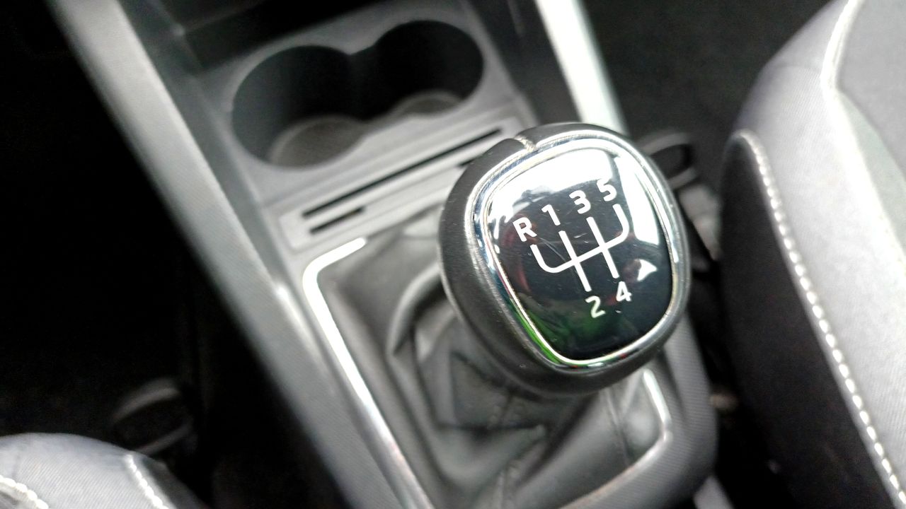 Přestaňte přeplácet za palivo: Jeden správný pohyb ruky vám ušetří tisíce Kč. Účinně platí na všechny značky a modely aut