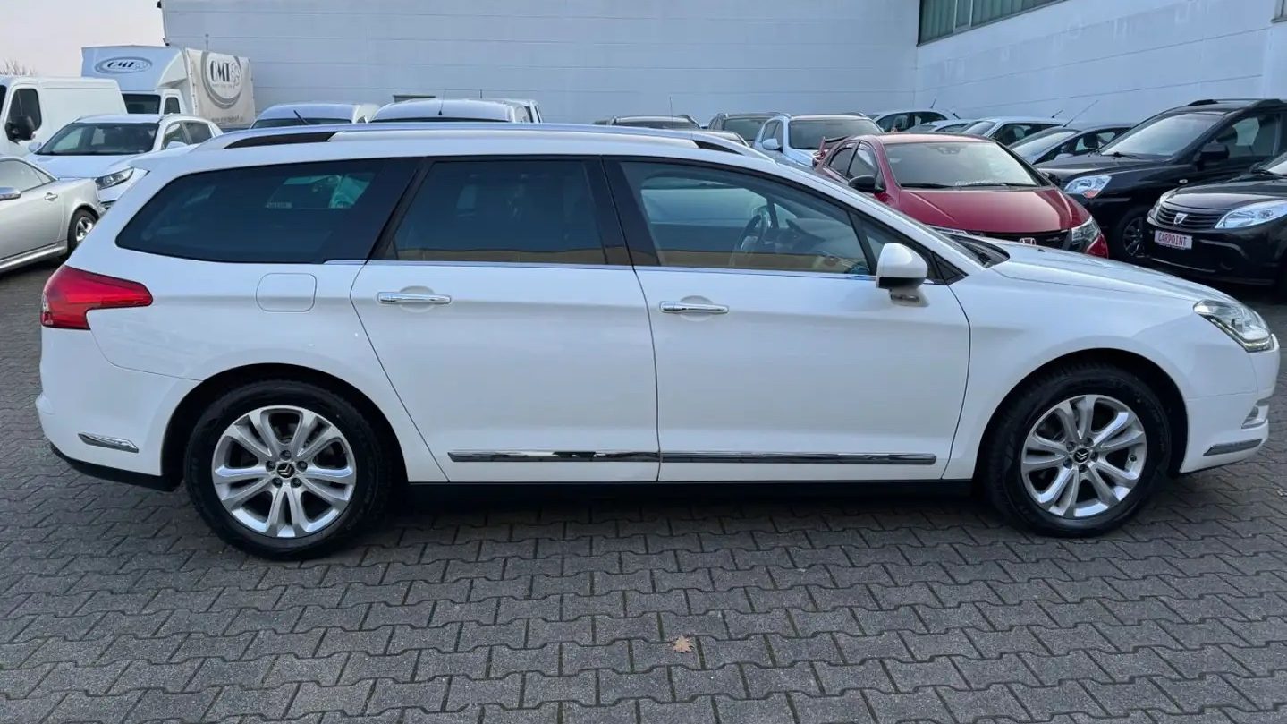 Ignorování svolávačky? Úřady okamžitě stahují ze silnic 155 000 aut. Majitelé přicházejí o značky