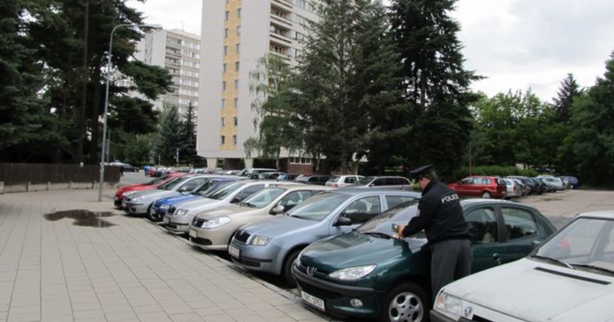 Nejprodávanější auta v ČR? Do popředí se dere značka, kterou by tam nikdo nečekal. Jak ustála Škoda čínský tlak?