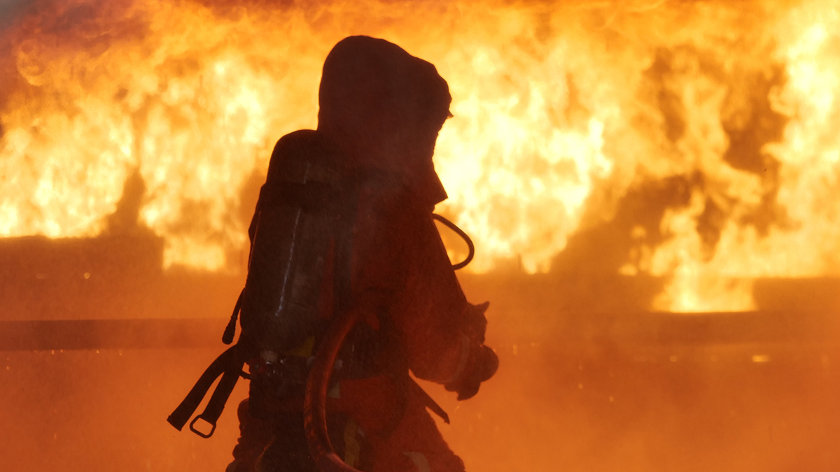 Výbuch auta zdemoloval čerpací stanici. Záběry z bezpečnostní kamery ukazují celý incident