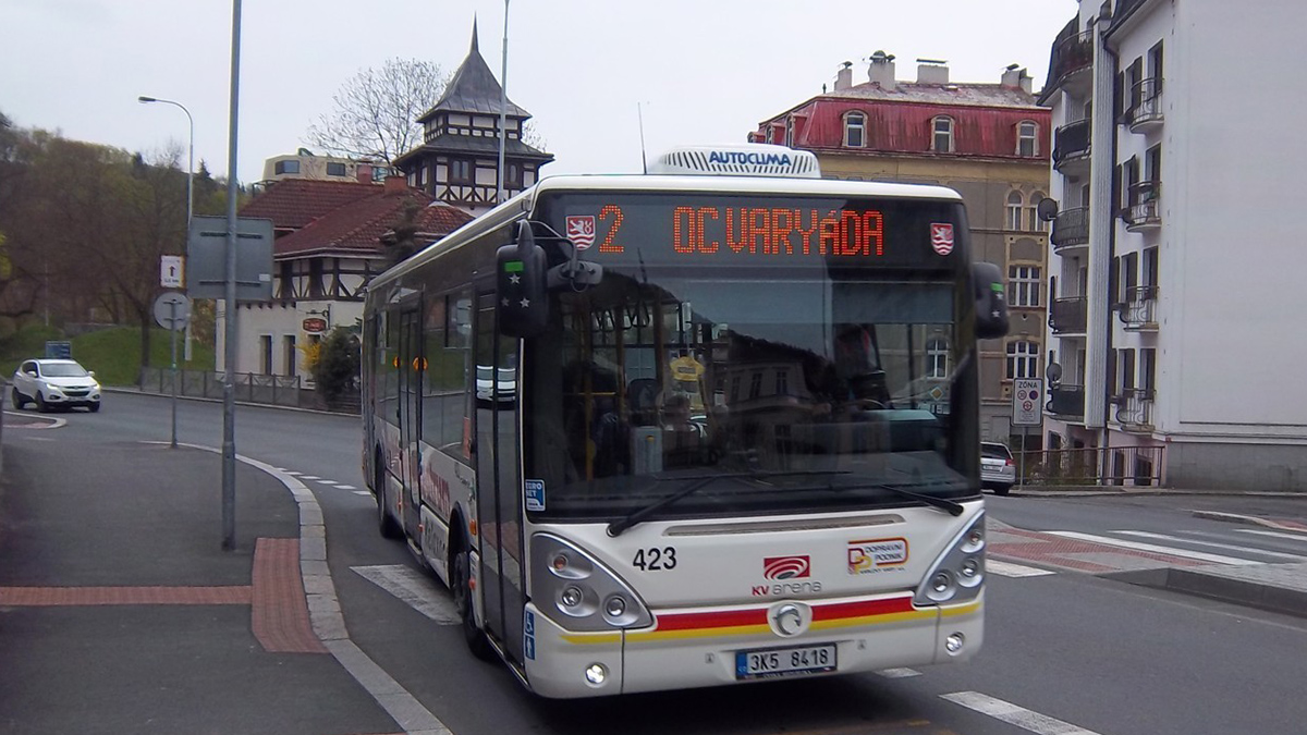 Kolik si vydělá řidič MHD? Prozradil mi svůj plat, když jsem ho oslovil. A docela jsem u toho užasl