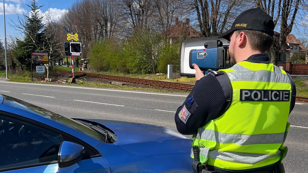 Konec měření rychlosti v ČR? Vláda chce obcím ukončit rýžování na pokutách