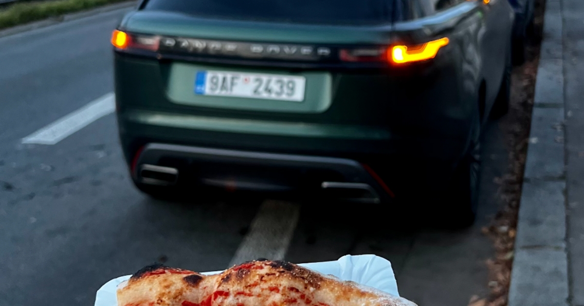 Dáváte výstražné blinkry jako poděkování nebo omluvenku? Pokuta může být vyšší než za špatné parkování