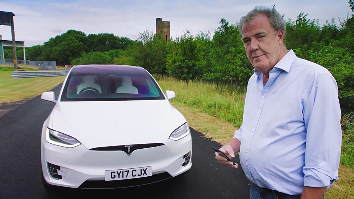 Jeremy Clarkson rozcupoval Teslu i elektromobilitu: „Servisní peklo, které nudí řidiče k slzám. Elon Musk jen slibuje“