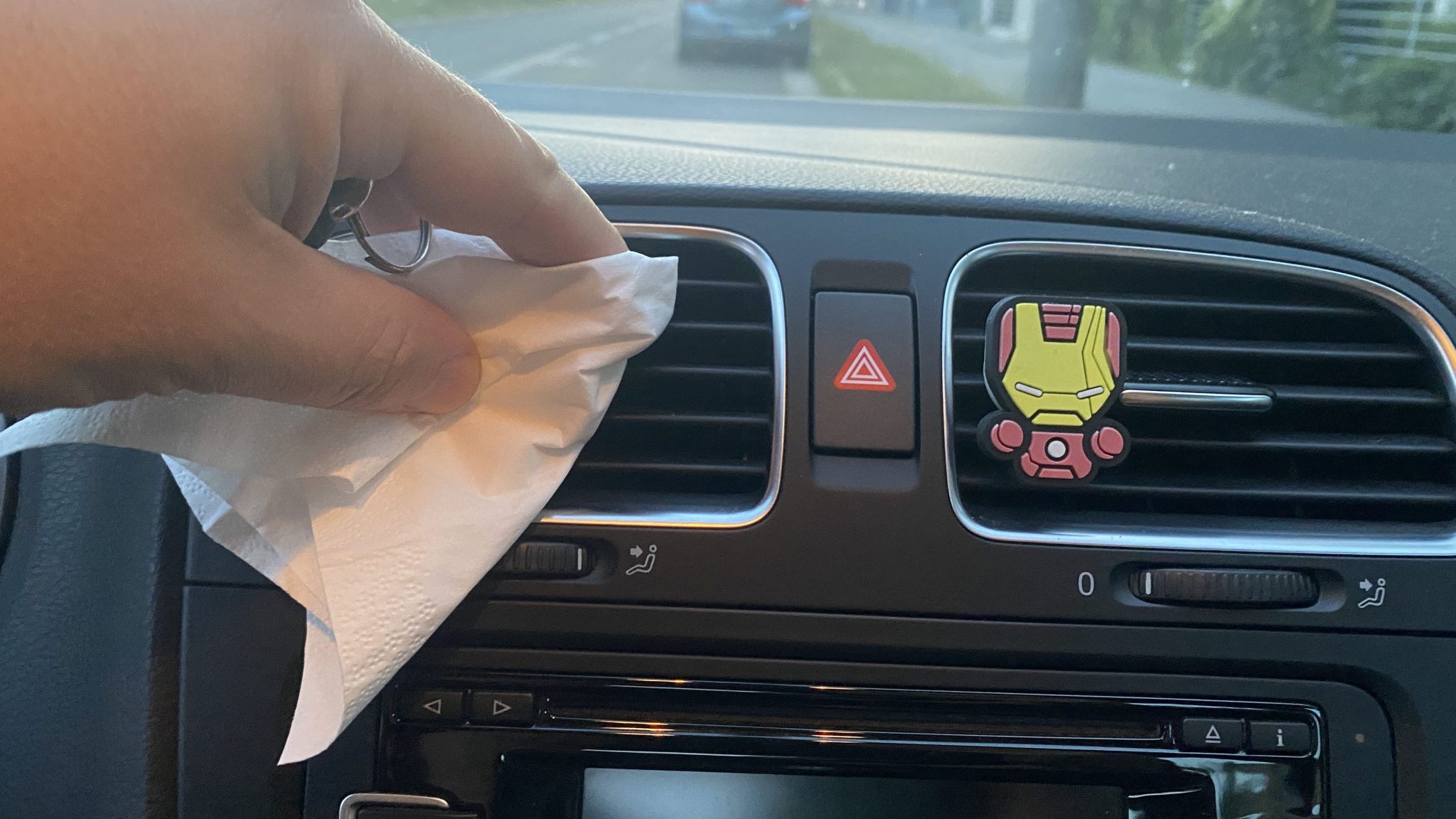 Mechanik se 40letou praxí radí: Přestaňte ihned dělat tyto chyby s klimatizací. Zbytečně vyhazujete peníze oknem