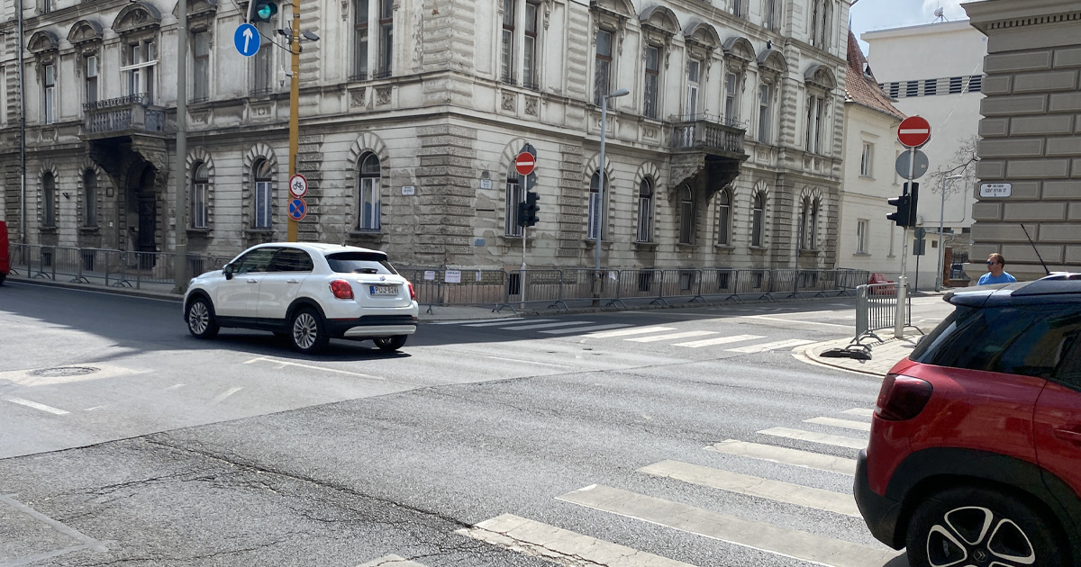 Varování pro všechny české řidiče: Jedete na dovolenou autem? Hned si zkontrolujte jednu věc, jinak se dostanete do problémů