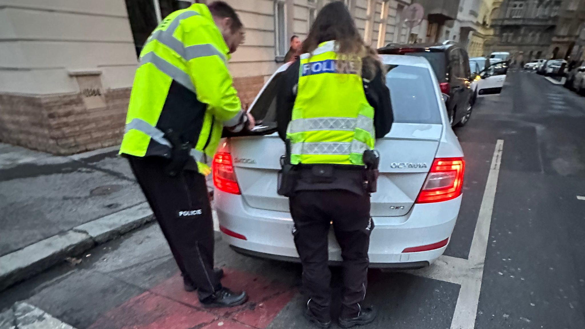 Řidiči masově kontrolují svá povinná ručení: Za jednu chybu můžou skončit s exekucí na veškerý majetek. Jaké datum máte vy?