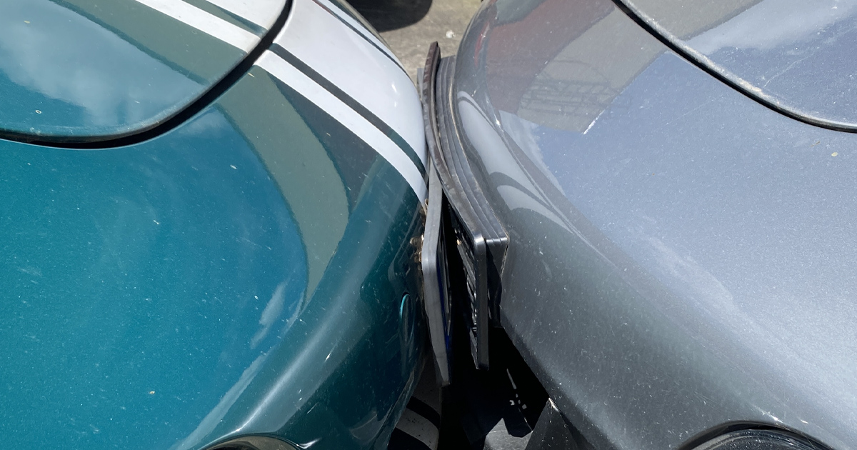 Řidiči si stěžují na neustálé kontroly. Francie nasadila na dovezená auta past, která na dálku křičí o pozornost policie