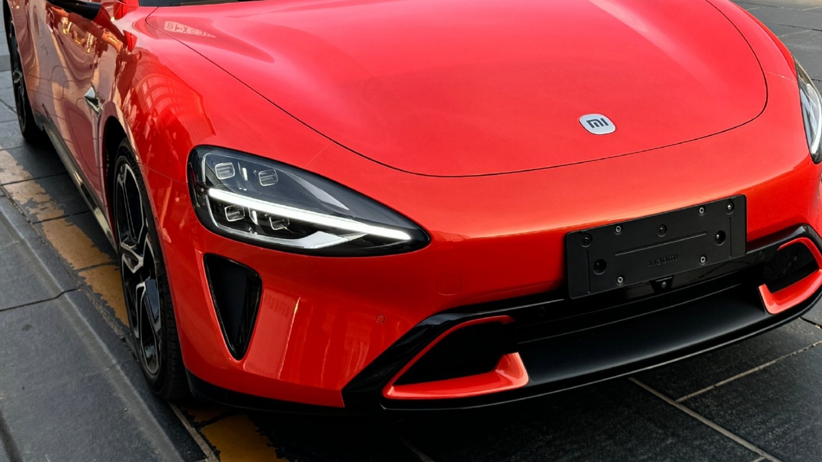 Ferrari za cenu Škody pobláznilo zemi. Čínská automobilka dokázala nemožné, objednávky se jen hrnou