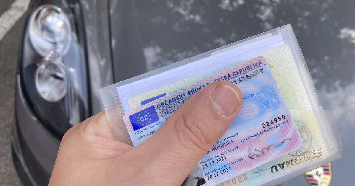Povinné rozšíření řidičského průkazu na silnější motorizace aut: Kdo musí zpátky do autoškoly? Už od 1. prosince 2024, tik ťak