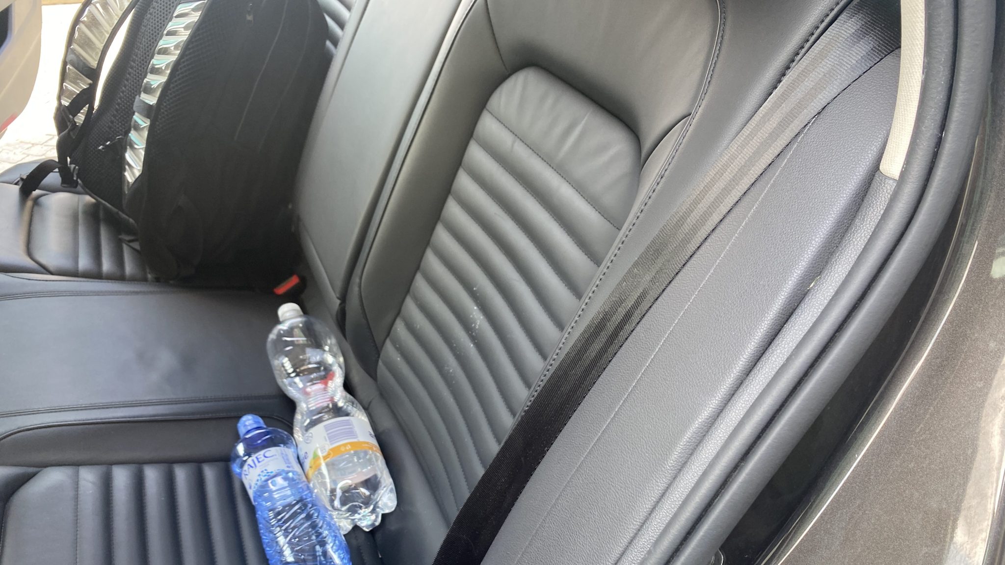 Hasiči budou kontrolovat zaparkovaná auta. Když uvnitř zmerčí jednu ze zakázaných věcí, obdarují řidiče pokutou