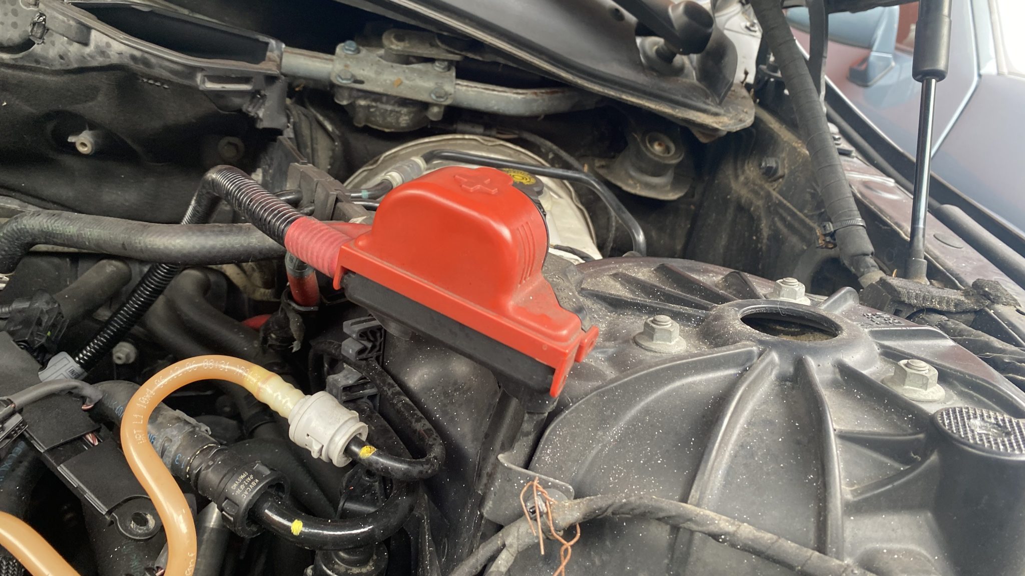 Elektromobily čeká revoluce: Nová baterie vydrží 50 let nebo 1 milion km. Nehoří a odolá jakékoli nehodě a poškození