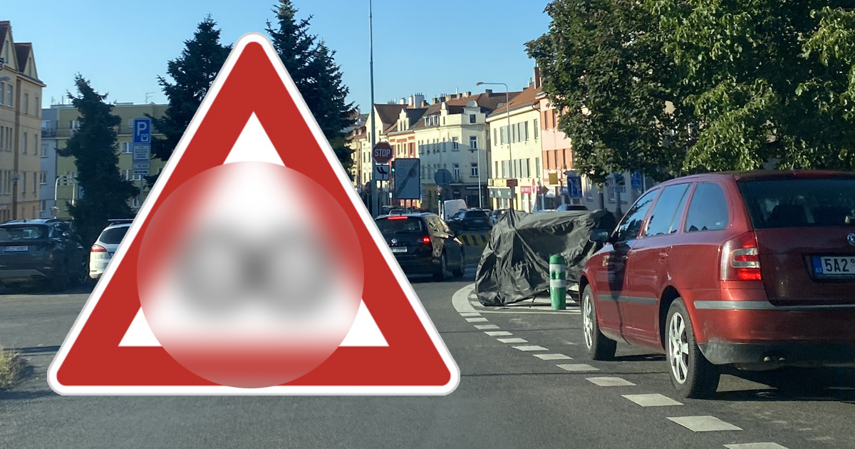 Kozy na dopravní značce, to snad nemůžou myslet vážně? Řidiči neví, jak „sprostou“ značku chápat, přitom jim hrozí pokuta 3 000 Kč