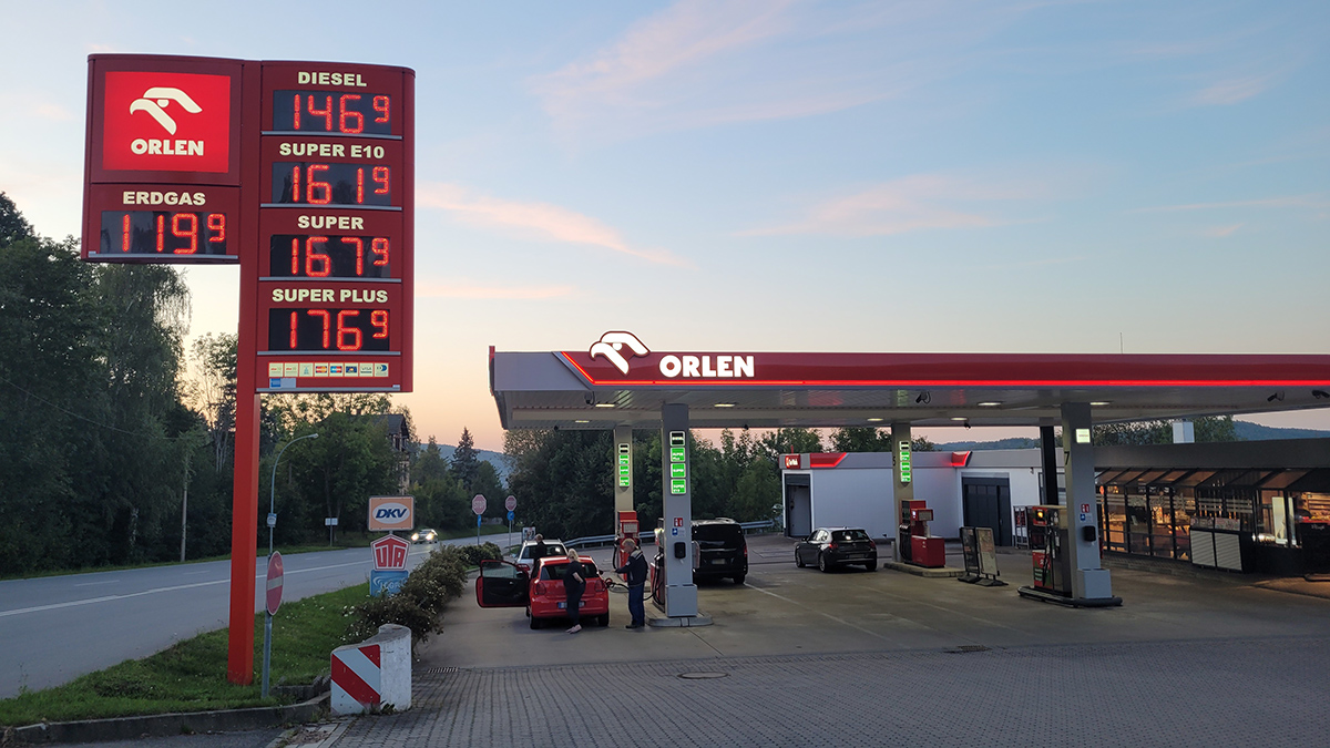 Češi si stěžují, že benzín a nafta v ČR jsou horší kvality než v jiných zemích EU. Zjistili jsme, že je to přesně naopak