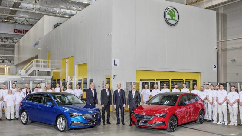 Mazda prodá 3 500 aut a vydělá stejně jako Ferrari na jednom