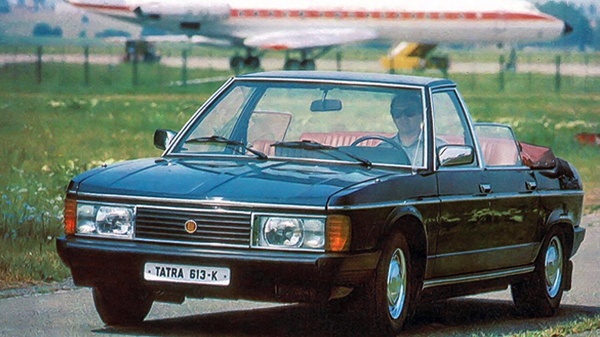 Papalášská Tatra 613 vznikla i jako unikátní kabriolet, aby na soudruhy bylo lépe vidět. Další diktátoři nezůstali pozadu, a doplatili na to