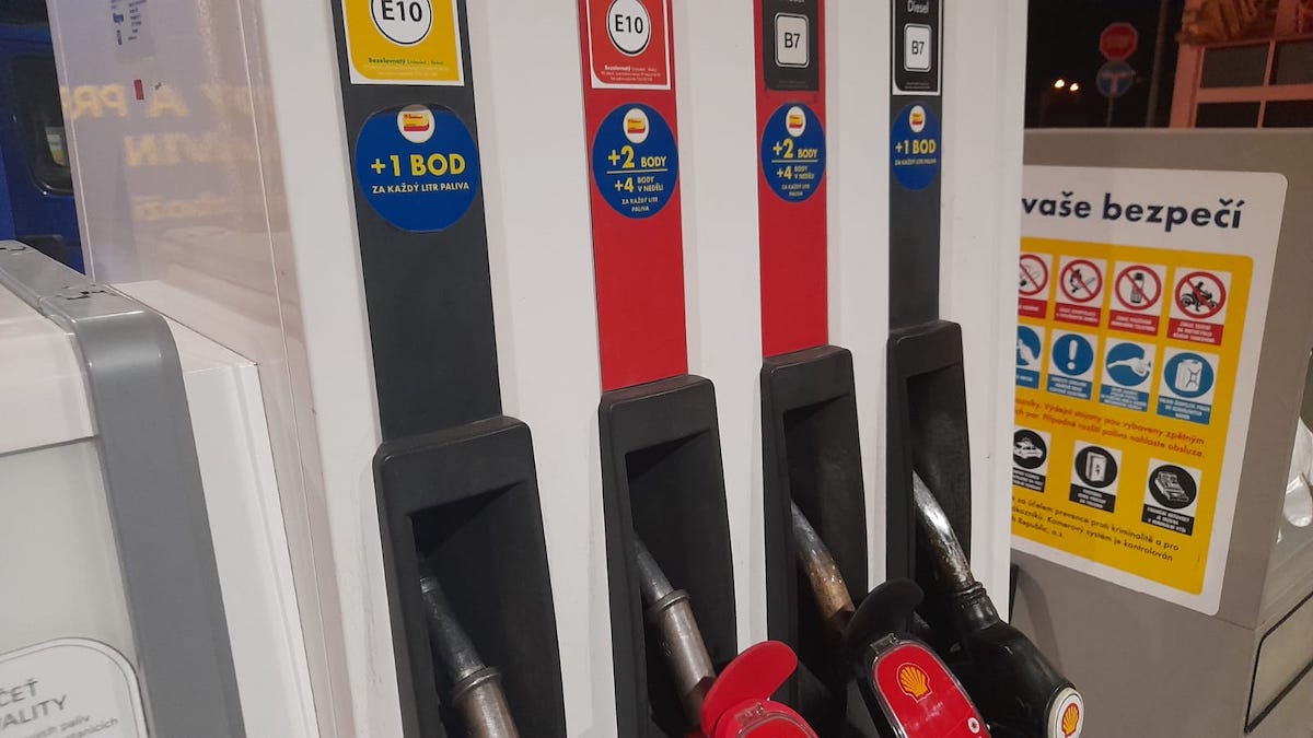 Nový typ benzínu v ČR: Tohle palivo netankujte, jestliže je vaše auto v našem seznamu 51 rizikových modelů a motorizací