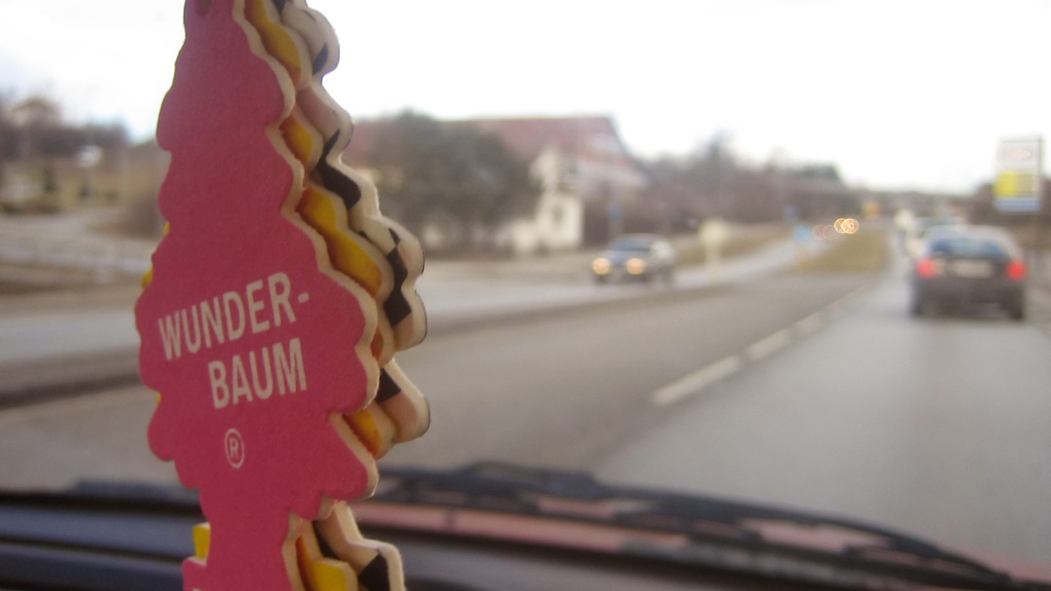 Voňavý stromeček je věc, kterou musí mít v autě každý řidič 24/7. Bez něj hrozí ztráta výkonu i poškození kabeláže