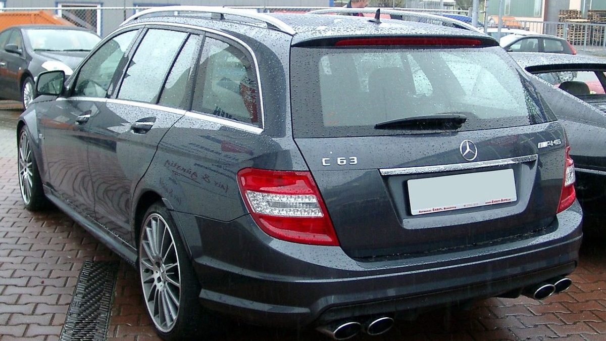 Riskli jsme to: Kupujeme ojetý Mercedes-Benz C63 AMG se starou V8 a 457 koňmi. Opravdu jsme se zbláznili?