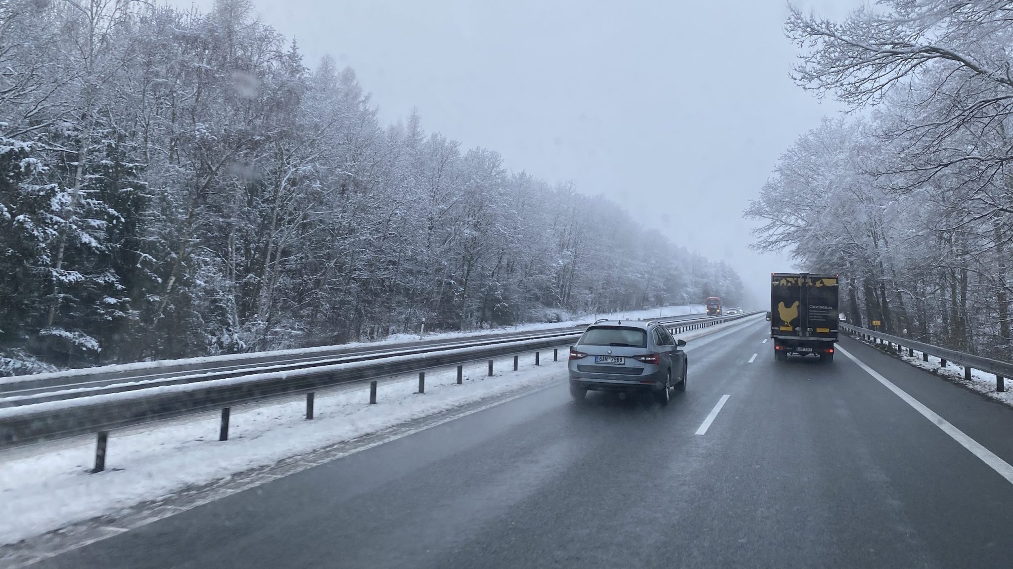 Nová dálniční známka: kdy ta aktuální končí? Zjistili jsme nové ceny a pravidla roku 2026, důležité pro řidiče mířící na hory