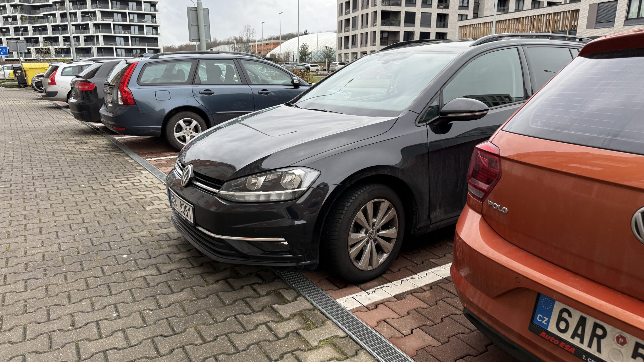 Davy řidičů teď míří do autobazarů: Hledají tyto ojetiny. Ceny klesly na dno, lepší čas nepřijde