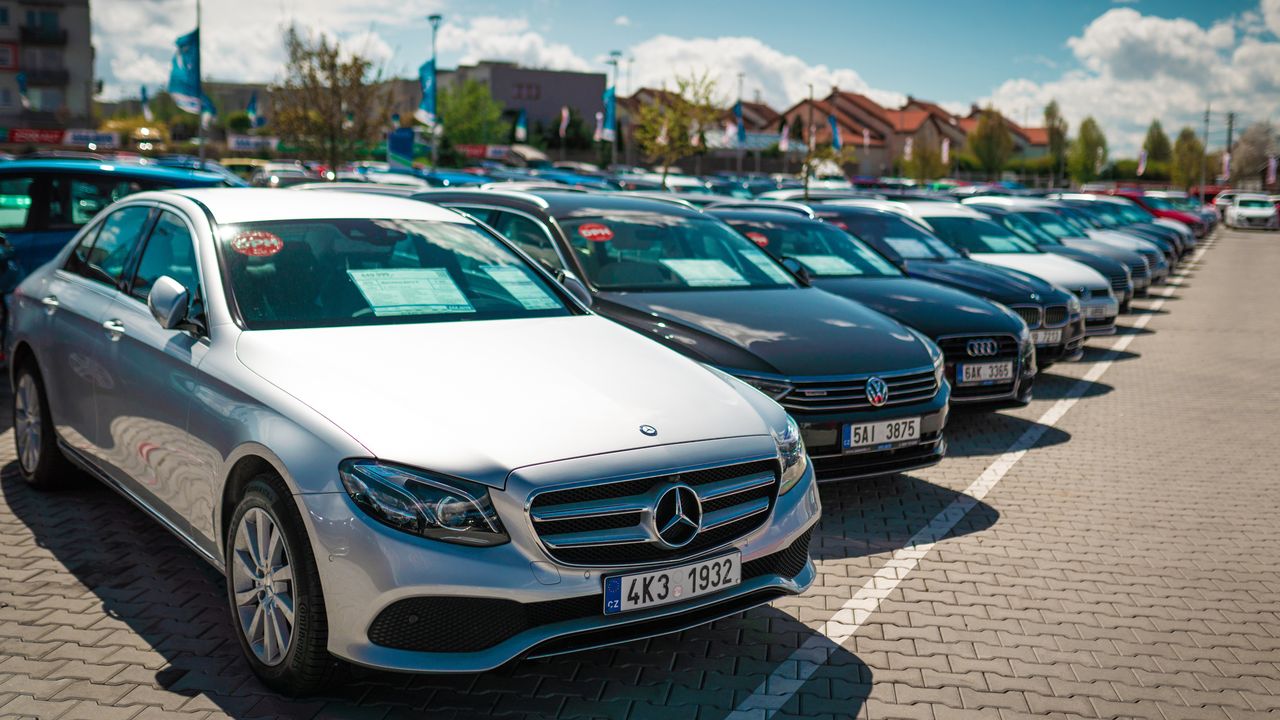 Která auta vydrží přes 400 000 km? Analýza 174 milionů vozů ukázala nesmrtelné modely. Vydrží vám celý život