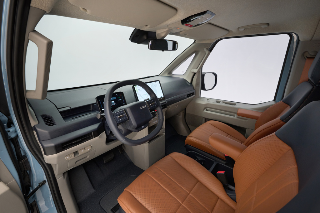 Kia ukázala 3 nové modely: SUV, sedan i dodávku. Přesně na tahle auta jsme čekali 100 let. Tak krásný není ani Rolls-Royce