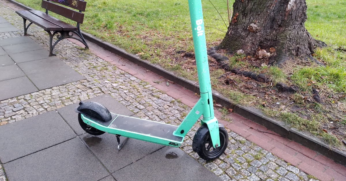 Itálie zavádí „SPZ“ pro elektrokoloběžky, od července i povinné ručení. Bez štítku hrozí pokuta až 400 eur